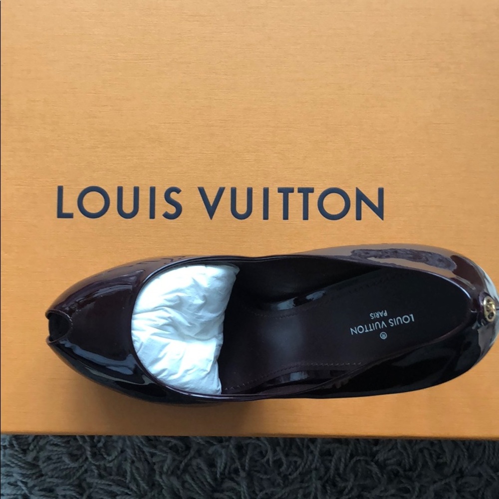 Louis Vuitton Rendez Vou Pumps - Picture 2 of 3